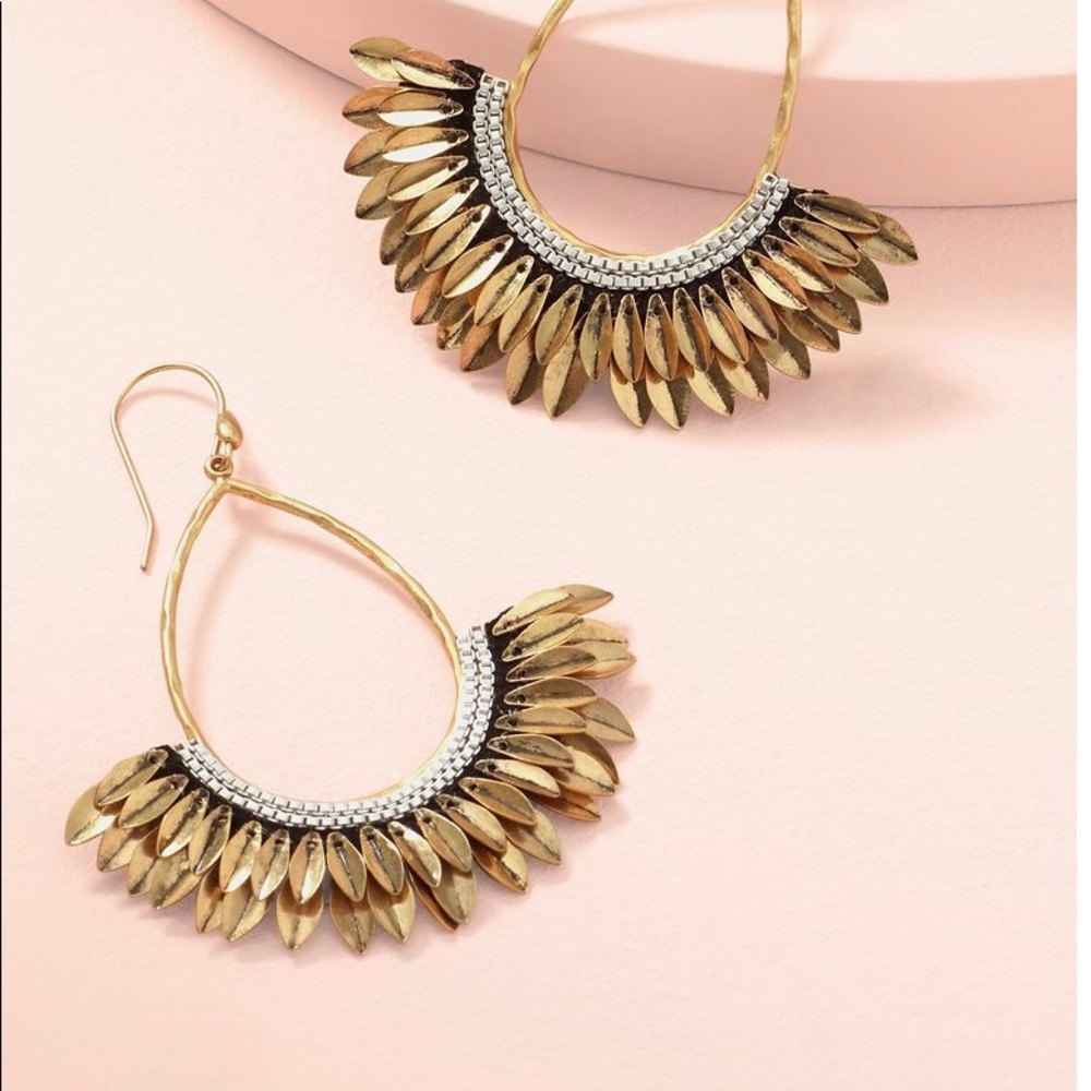 Stella & Dot Pegasus Statement Earring